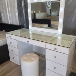 White Vanity Table And Stool