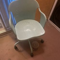 Free Chair 