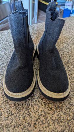 Felt Boots Universal Thread Women's 6.5 New without tag