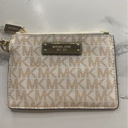 Micheal Kors Wristlet 