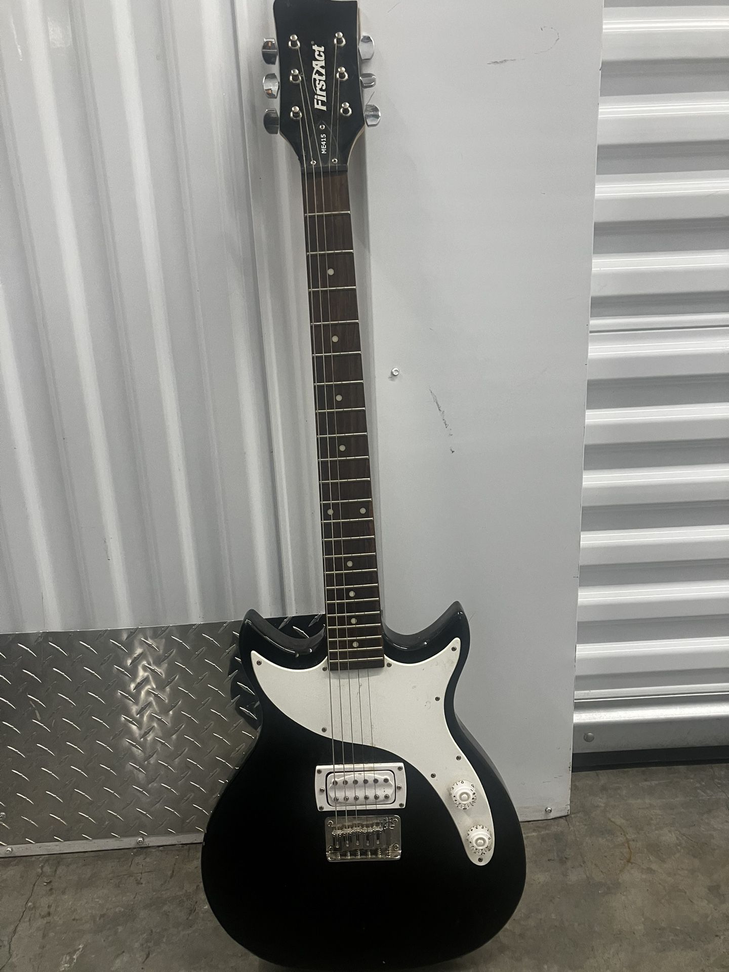 Electric guitar