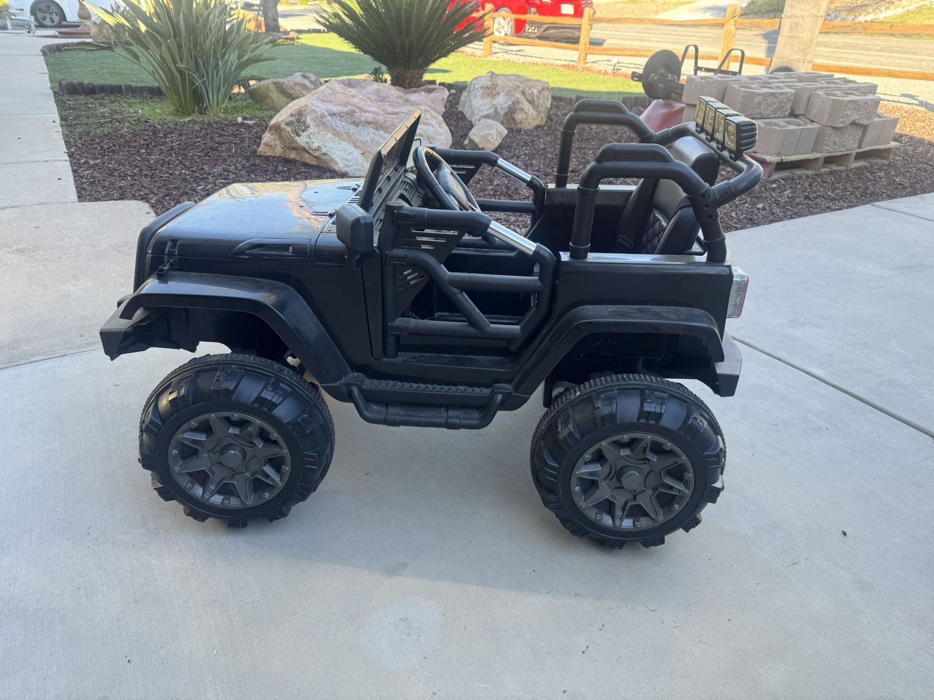 Kids Electric Ride On Jeep - Costway 12V