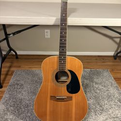 Mitchell MD-100 Acoustic Guitar
