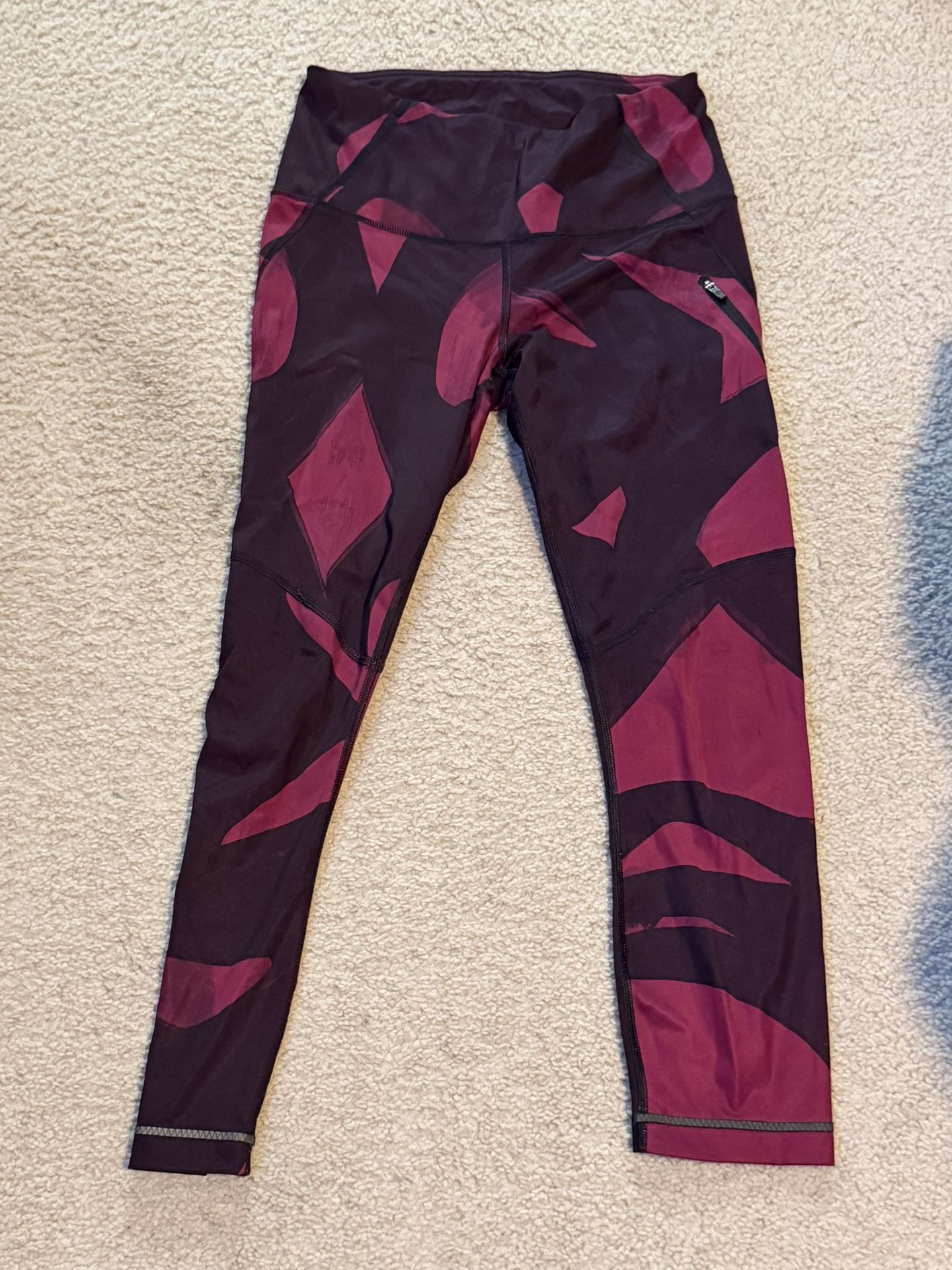 Cropped Lulu Lemon Leggings Size 4