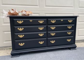 🥂Exquisitely Deep Navy Tall Bassett Dresser