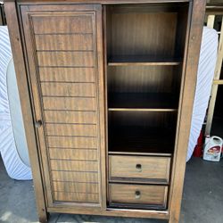 Dresser & Two Nightstands 
