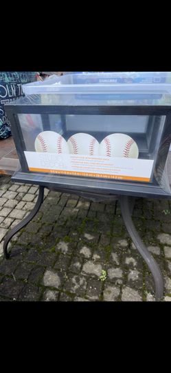 3 BASEBALL DISPLAY CASE
