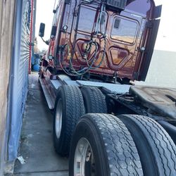 freightliner cascadia 2013 