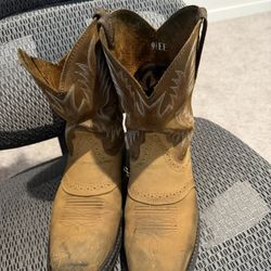 9.5EE Ariat Steel Toed Boots 
