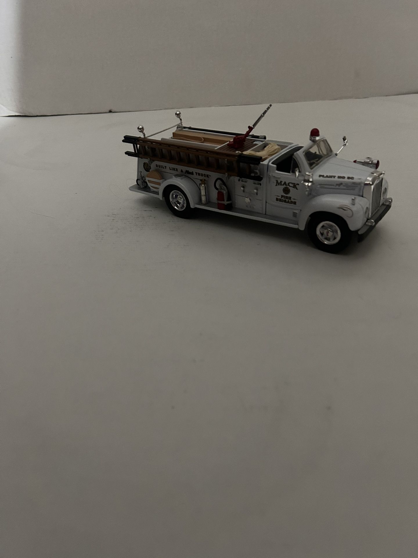 Die Cast 1960 Mack Model Pumper Fire Truck Engine FIRE BRIGADE