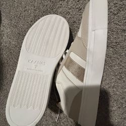 NEVER WORN:  Kaanas Graff Leather Sneaker Size 6