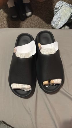Yeezy Slide
