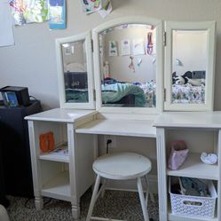 Little Kids Vanity 