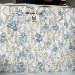 Michael Kors Wallet Wristlet