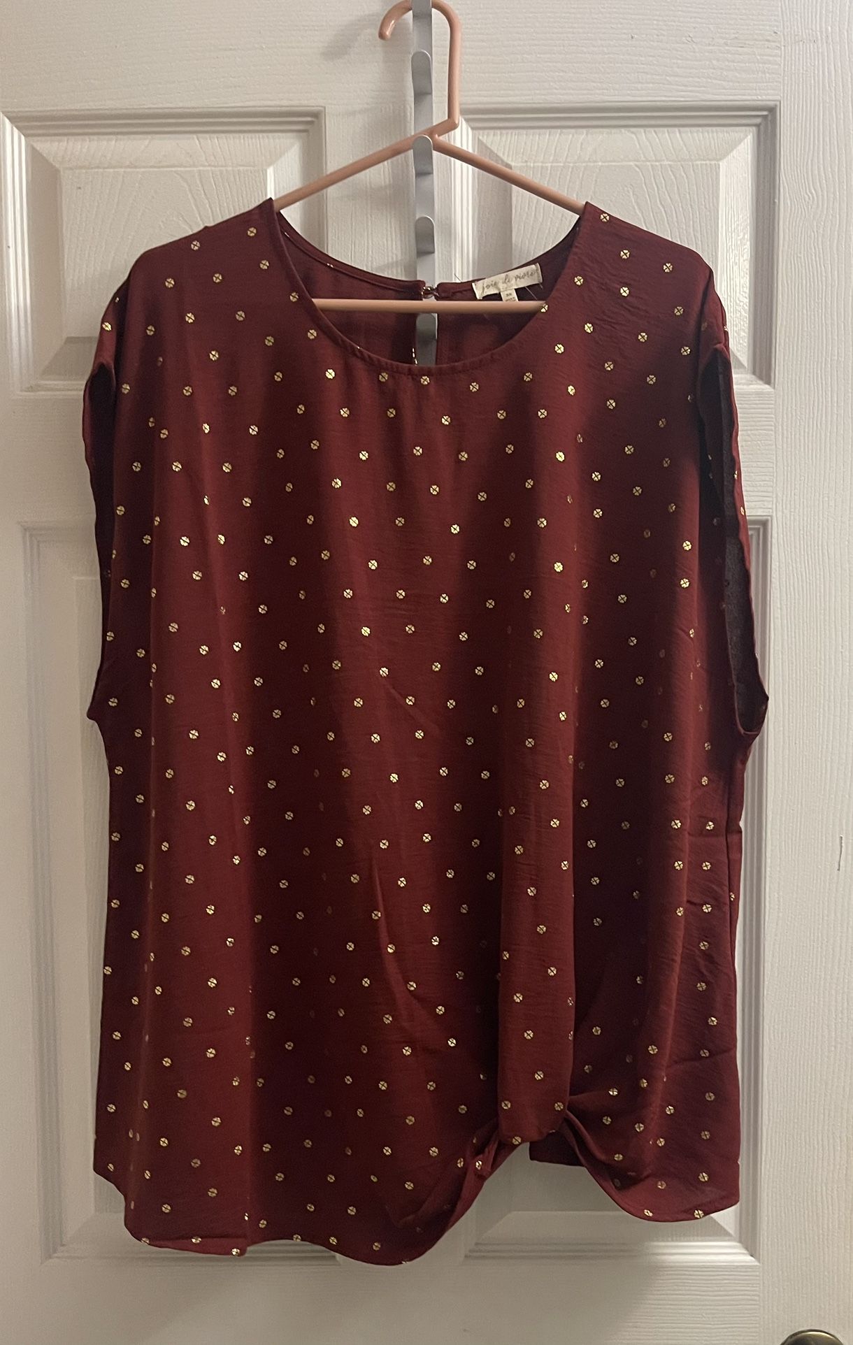 Brand New Ladies Burgundy Foil Gold Print Top Size 3X