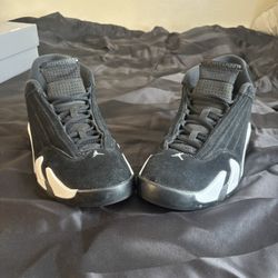 Jordan 14 Retro – Black/White (Mostly New)