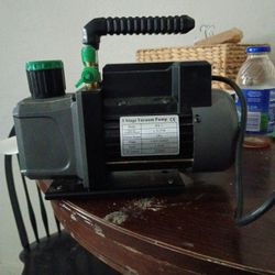 1 Stage Vacuum Pump Model RS-1.    3.5 CFM