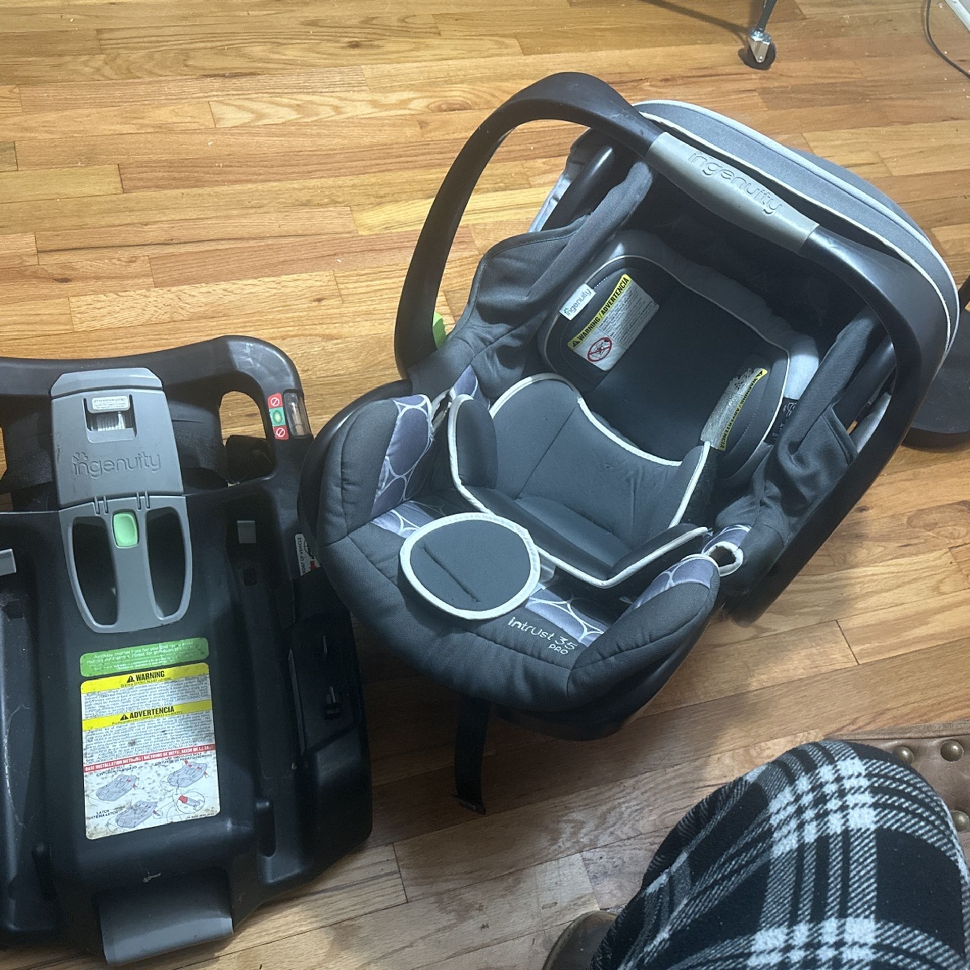 Size Adjusting Car Seat.   INTRUST 35 PRO