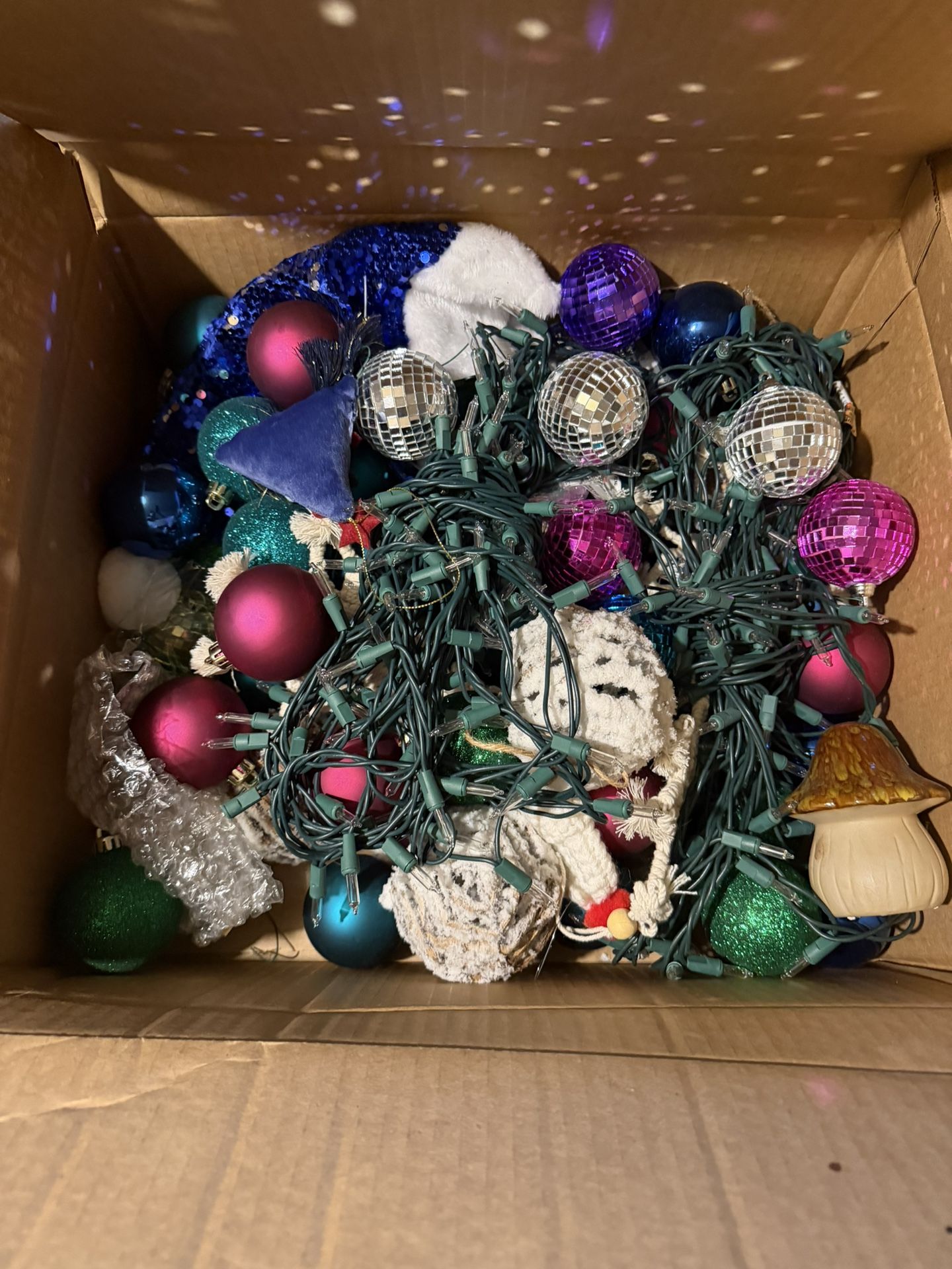 Christmas Ornaments / Decor Lot 