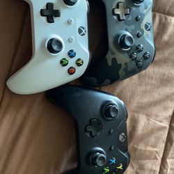 Xbox One Controllers 