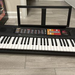 Piano YAMAHA