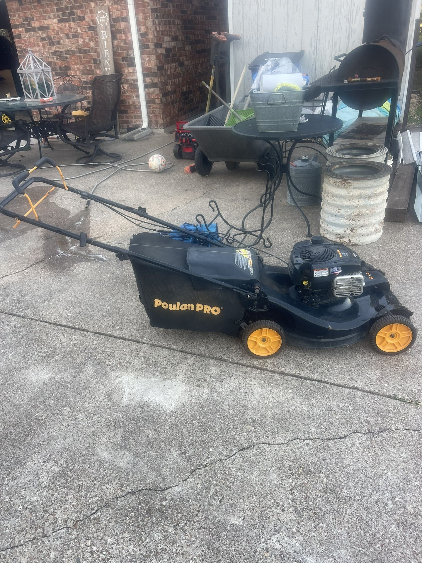 Máquina Para La Yarda Poulan Pro 4+4