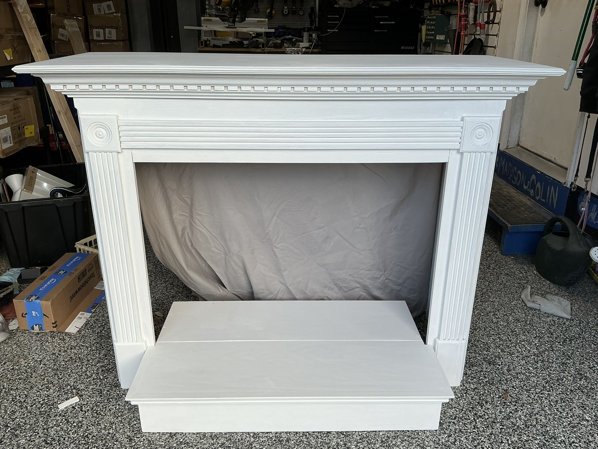 Fireplace Surround (21.5”. D Mantle)