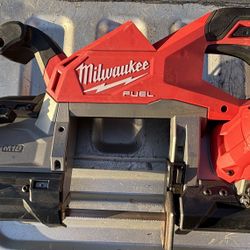 Milwaukee Deep Cut Bandsaw