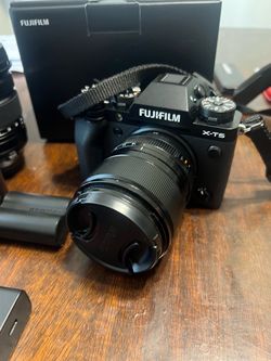 Fujifilm X-T5 Mirrorless Camera