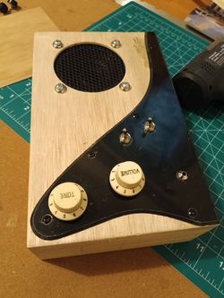 Mini guitar amplifier