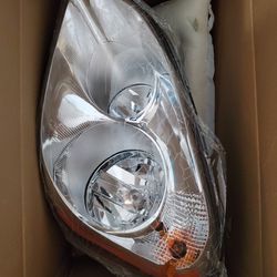 Freightliner Cascadia Headlight NEW!