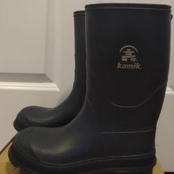 Size 4 Kids Kamik Stomp Rain Boots , Black