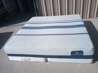 Serta king memory foam mattress and box spring