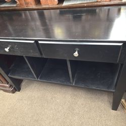 Desk (Not responding to Is this available) Read 