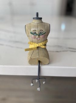 WMG Anthropomorphic Face Sewing Craft Shelf Sitter Smiling Dress Form