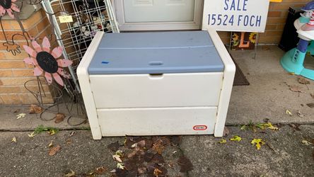 Little Tikes Plastic Storage Chest