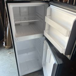 Medium Size Refrigerator 