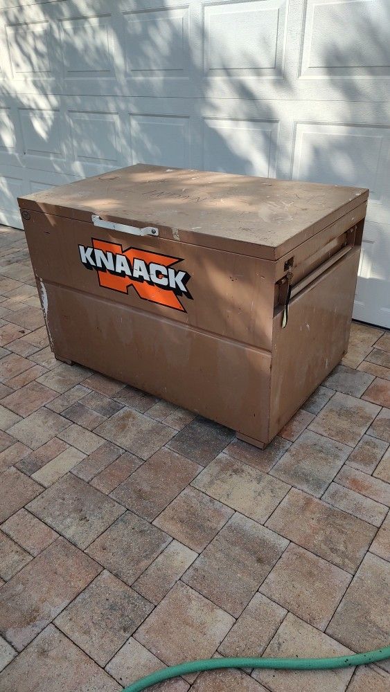 Knaack Jobmaster 4830 Commercial Job site Tool Storage Box
