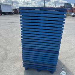 Plastic Pallets 39x30