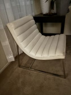 Modern Channel-Tufted Accent Chair – Cream Faux Leather & Chrome