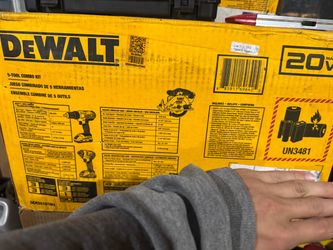 DeWalt 5 Tool bundle DCK551D1M1