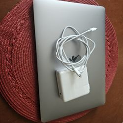 Apple Macbook Pro i5 16gb Ram 1TB SSD Drive 13" Screen  2020