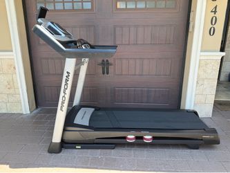 PROFORM SMART POWER TREADMILL 995i