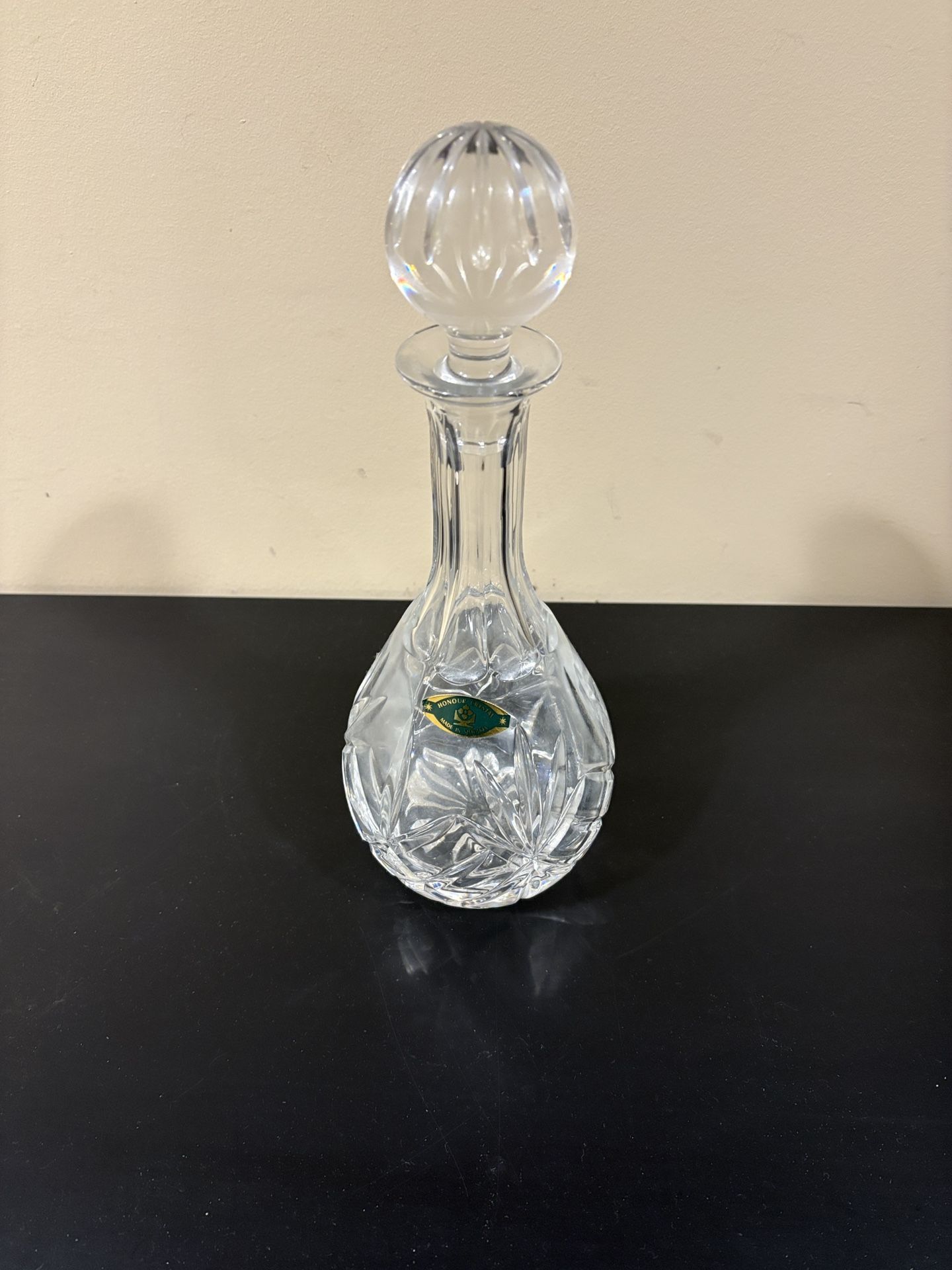 BEAUTIFUL - HONOUR LEAD CRYSTAL "ESSEX" WINE DECANTER - MADE IN SLOVAKIA