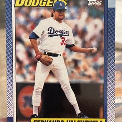 Fernando Valenzuela Topps Baseball Card 