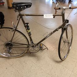 Men's Fuji Bike For Sale.