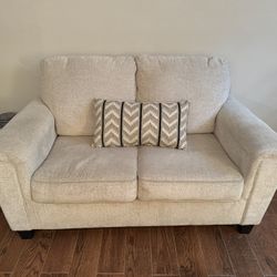(a Set) Natural/Cream-tone Chenille Upholstery Sofa/ Couch