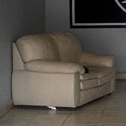 Small Couch (love Seat)