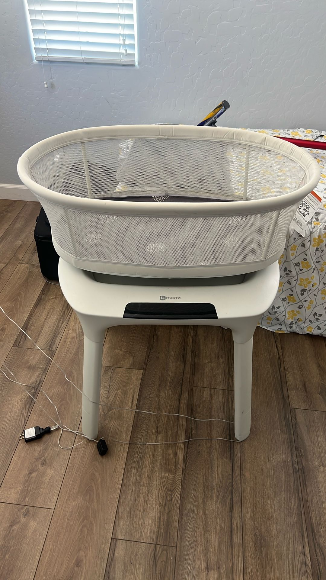 4 Moms Bassinet