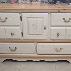 Dresser & 1 Nightstand
